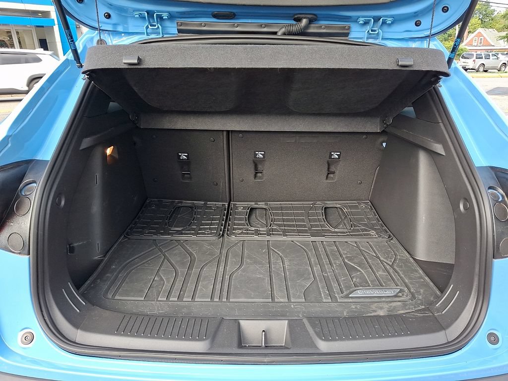 Certified 2024 Chevrolet Trax RS w/ Sunroof Package FWD image 28