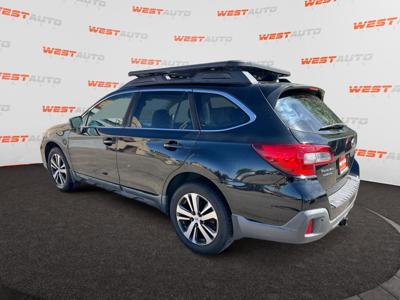 Used 2019 Subaru Outback 3.6R Limited w/ Popular Package #2 AWD/4WD image 3