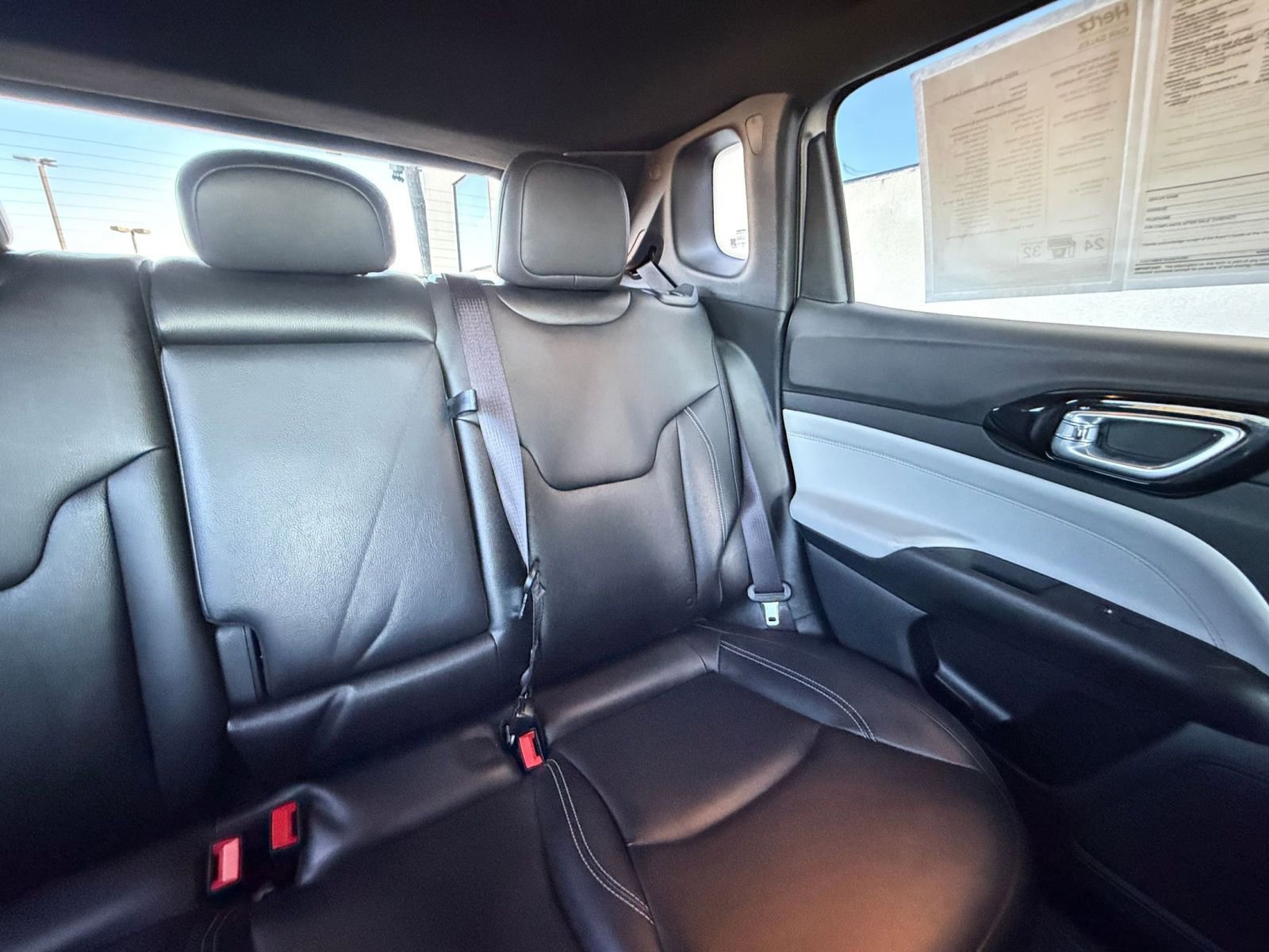 Used 2025 Jeep Compass Limited image 37