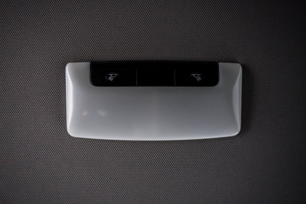 Used 2023 Nissan Rogue S image 9