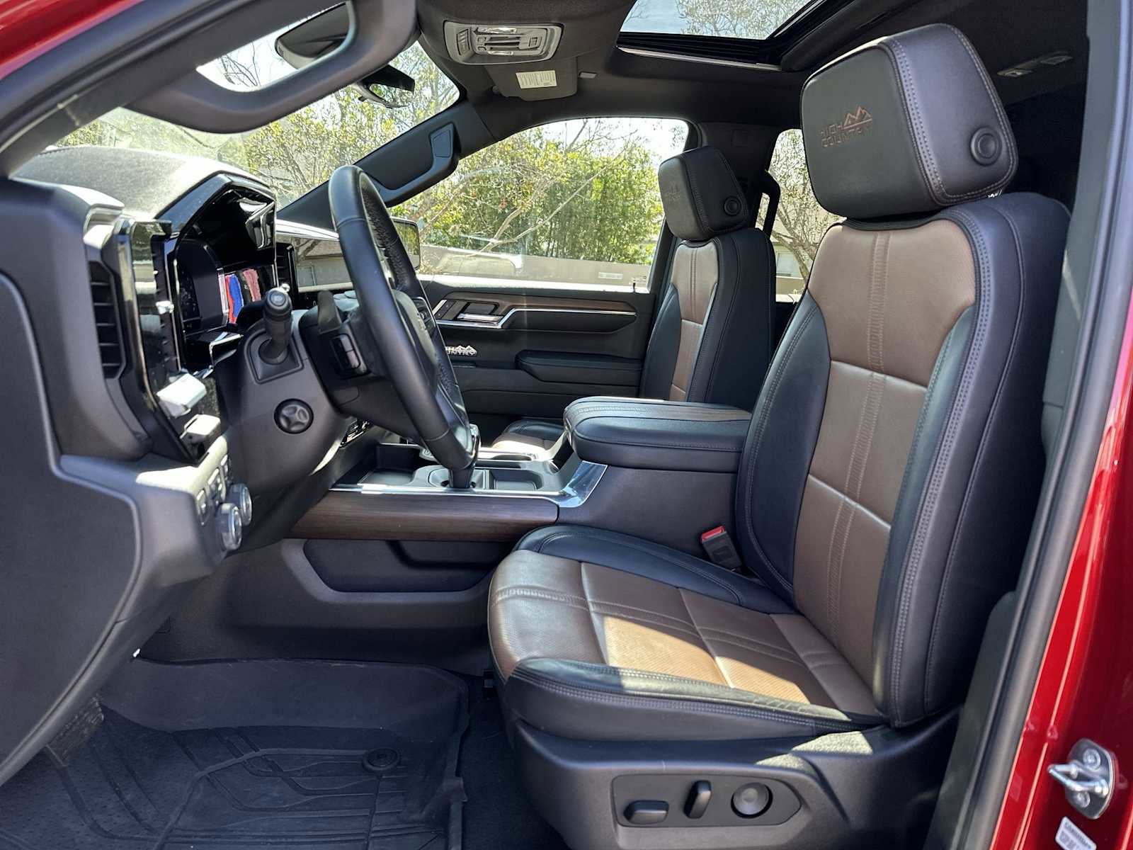 Used 2024 Chevrolet Silverado 1500 High Country w/ High Country Premium Package image 15