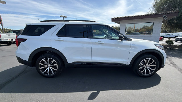 New 2027 Ford Explorer ST-Line AWD/4WD image 3