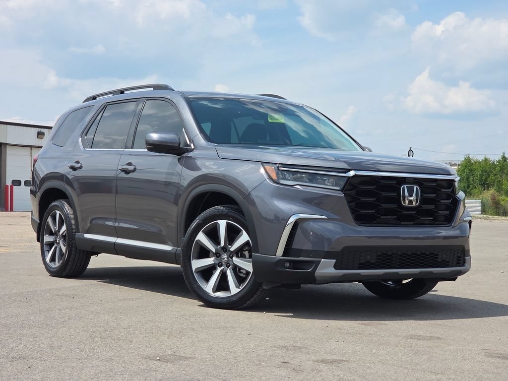 Used 2025 Honda Pilot Elite image 2