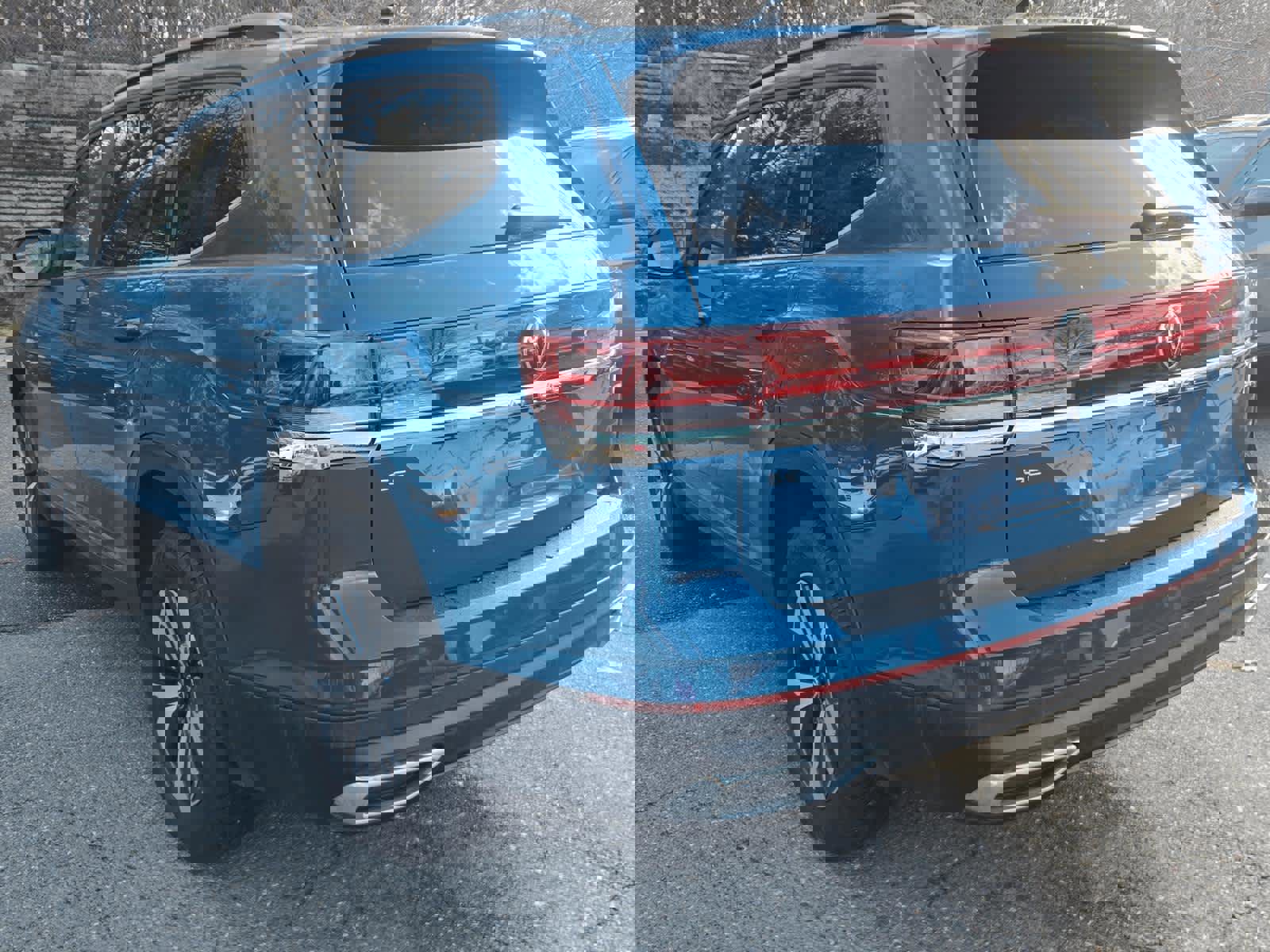 Certified 2025 Volkswagen Atlas SE image 18