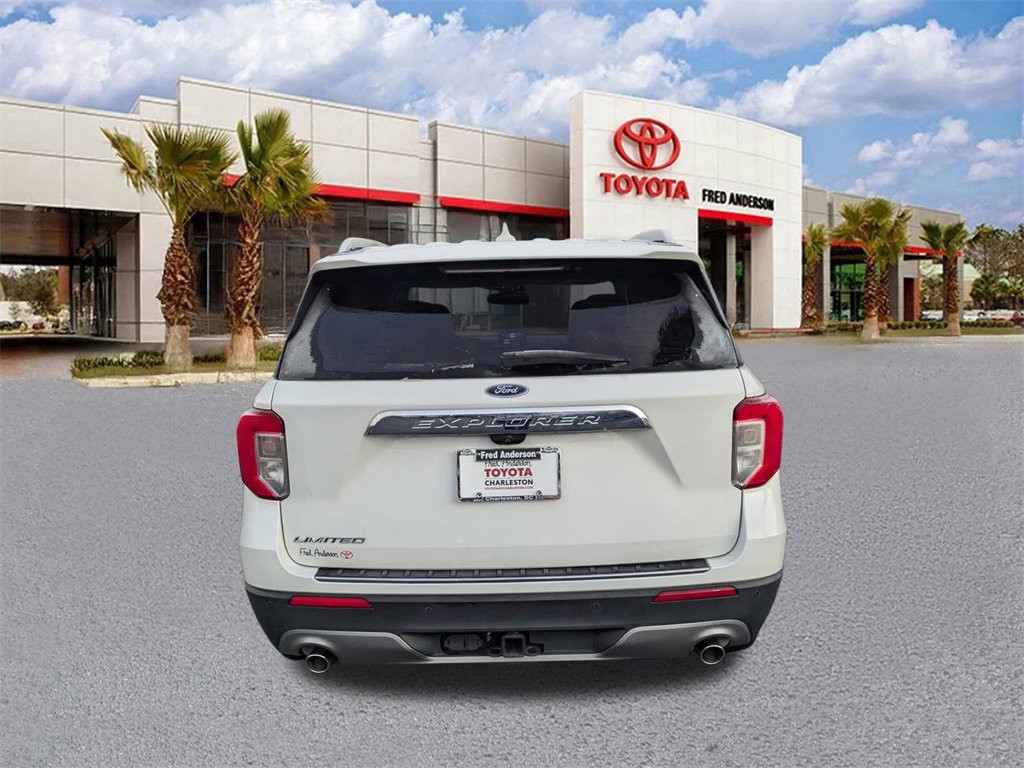 Used 2022 Ford Explorer Limited w/ Limited Technology Package image 5