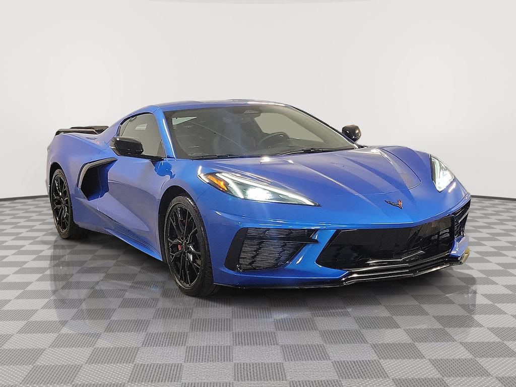Used 2025 Chevrolet Corvette Stingray Coupe w/ 1LT RWD image 3