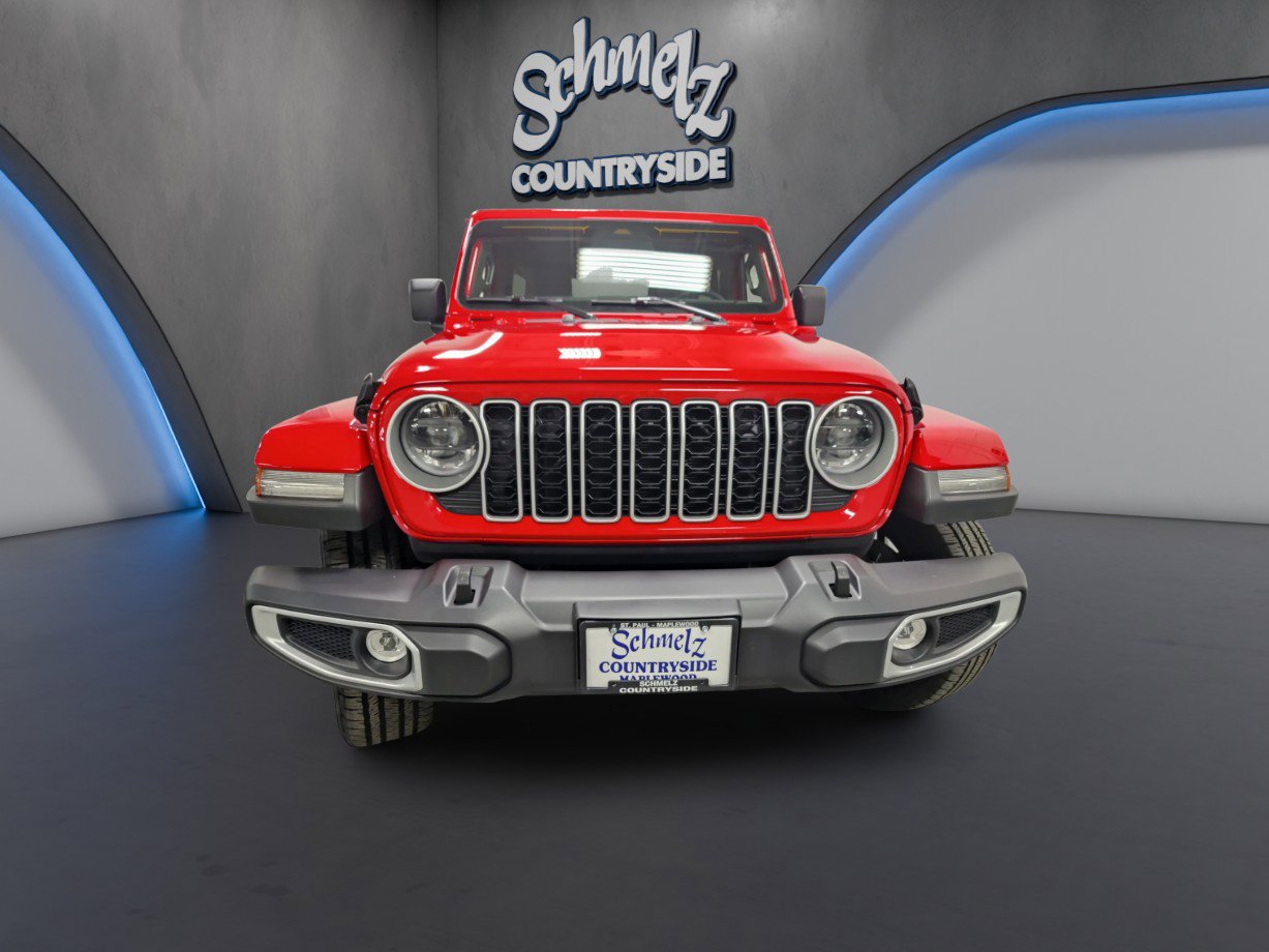 Used 2025 Jeep Wrangler Unlimited Sahara image 2