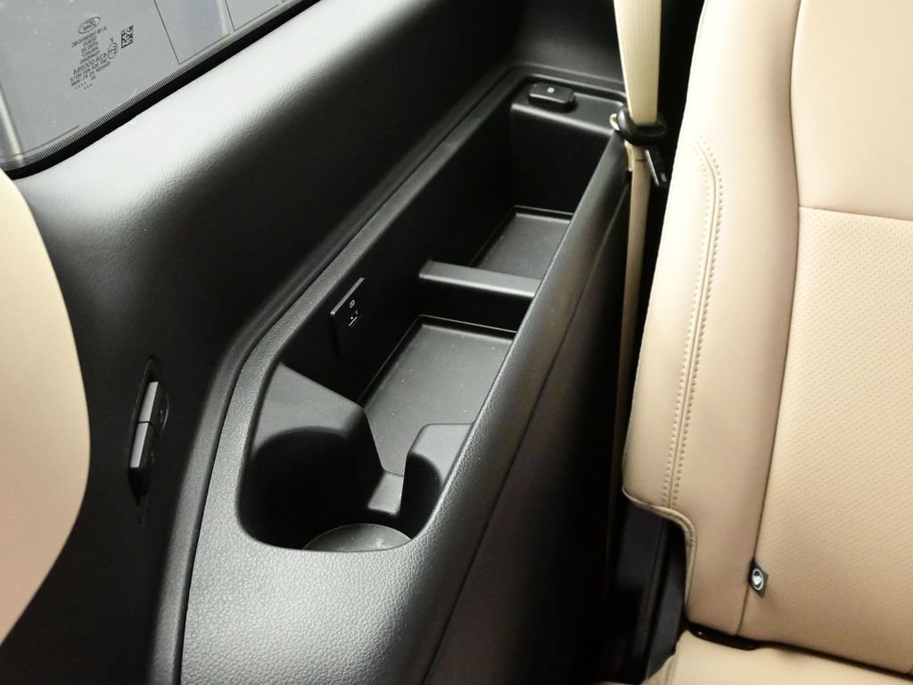 Used 2024 Ford Expedition XLT RWD image 31