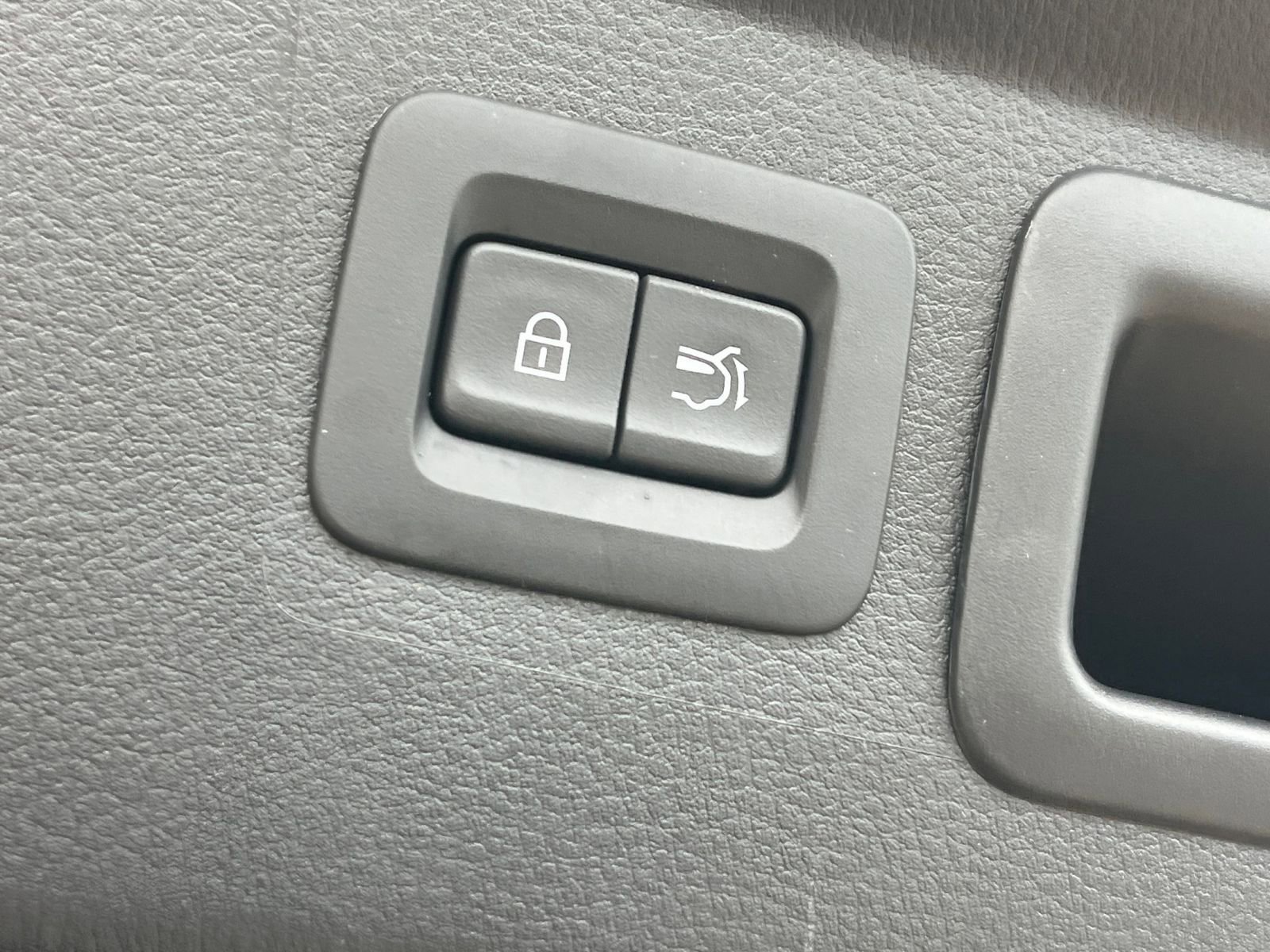 Used 2025 MAZDA CX-50 AWD 2.5 S w/ Premium Plus Pkg image 23