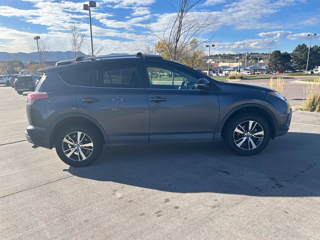 Used 2018 Toyota RAV4 XLE AWD/4WD image 8