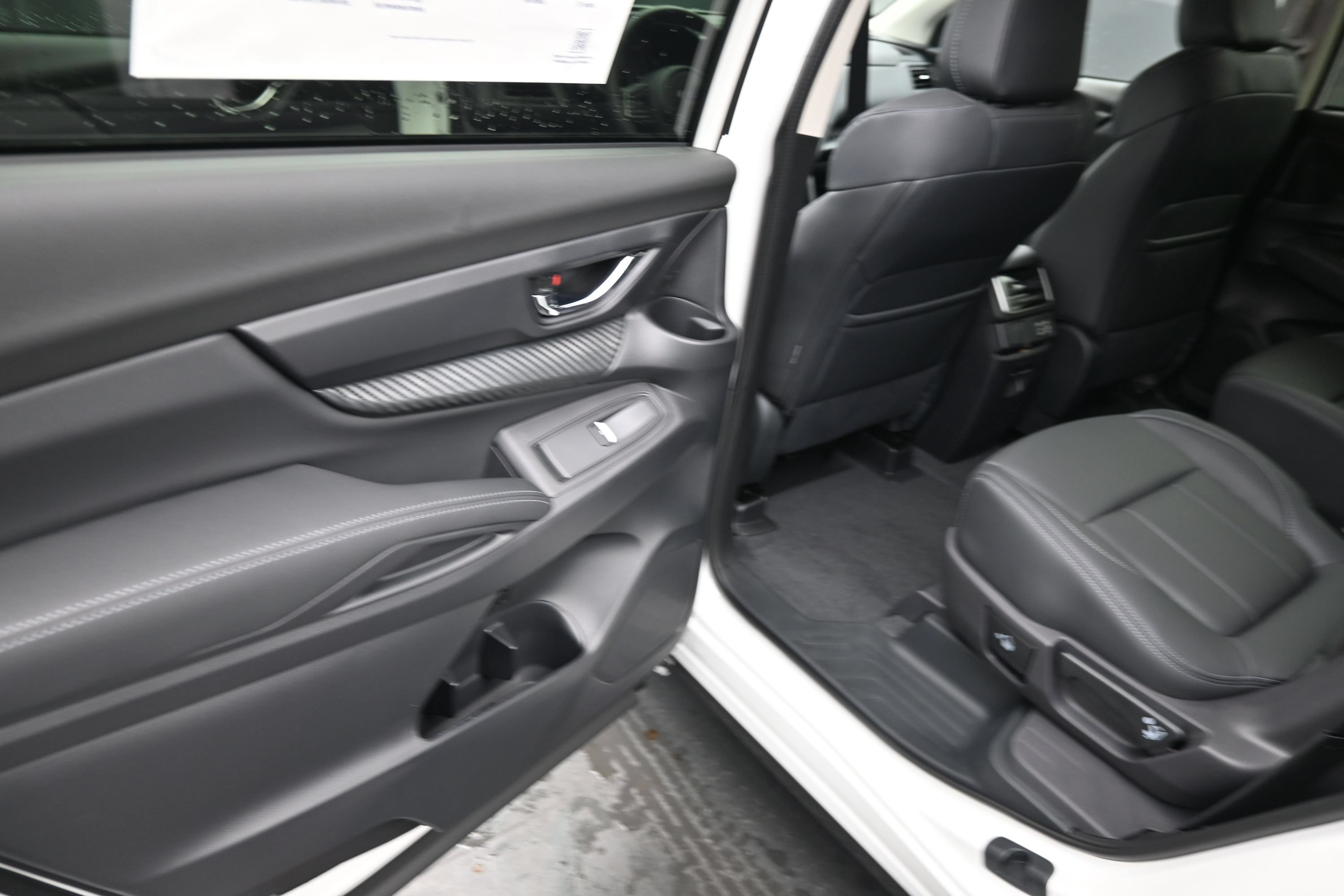 Used 2024 Volkswagen Atlas SE FWD image 19