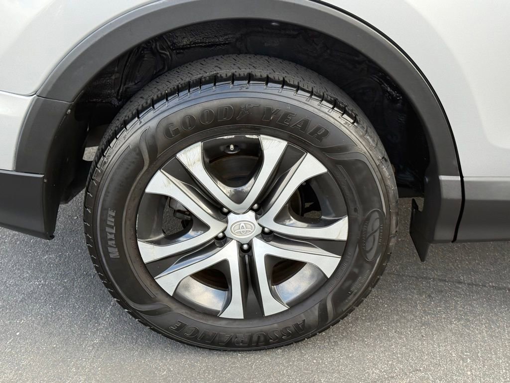 Used 2016 Toyota RAV4 LE FWD image 14