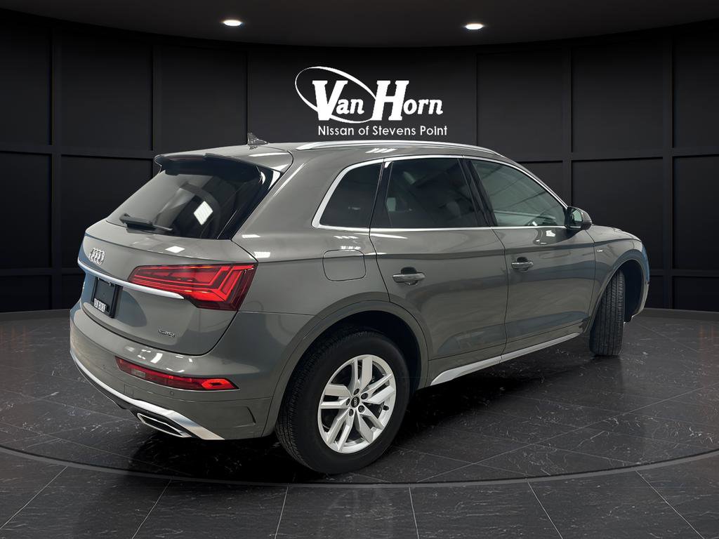 Used 2024 Audi Q5 2.0T Premium w/ Convenience Package AWD/4WD image 3