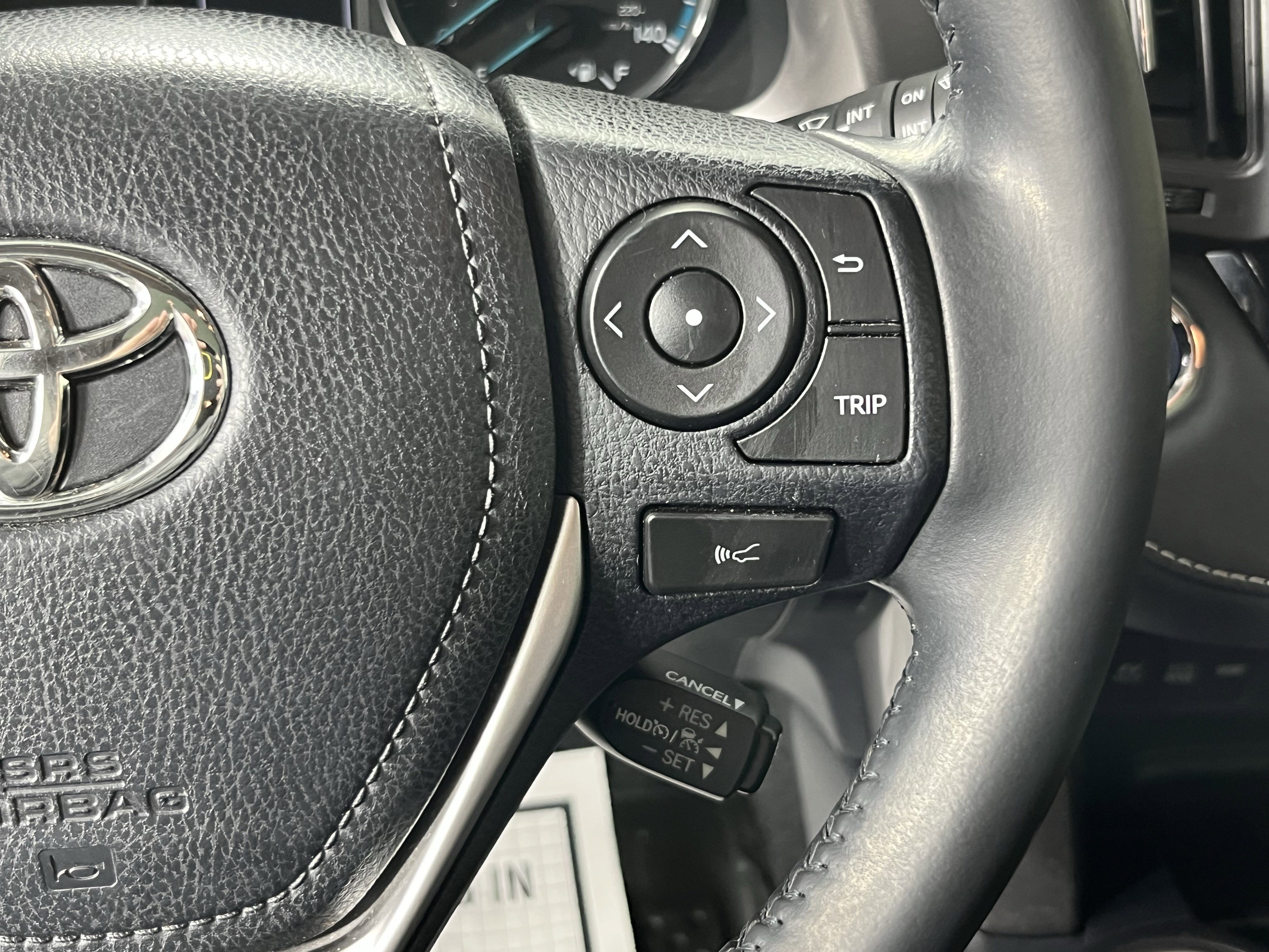 Used 2018 Toyota RAV4 XLE AWD/4WD image 20