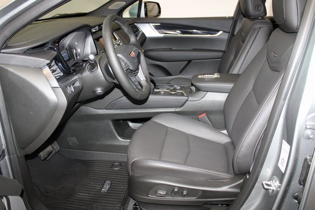 New 2025 Cadillac XT5 Premium Luxury w/ LPO, Floor Liner Package image 5