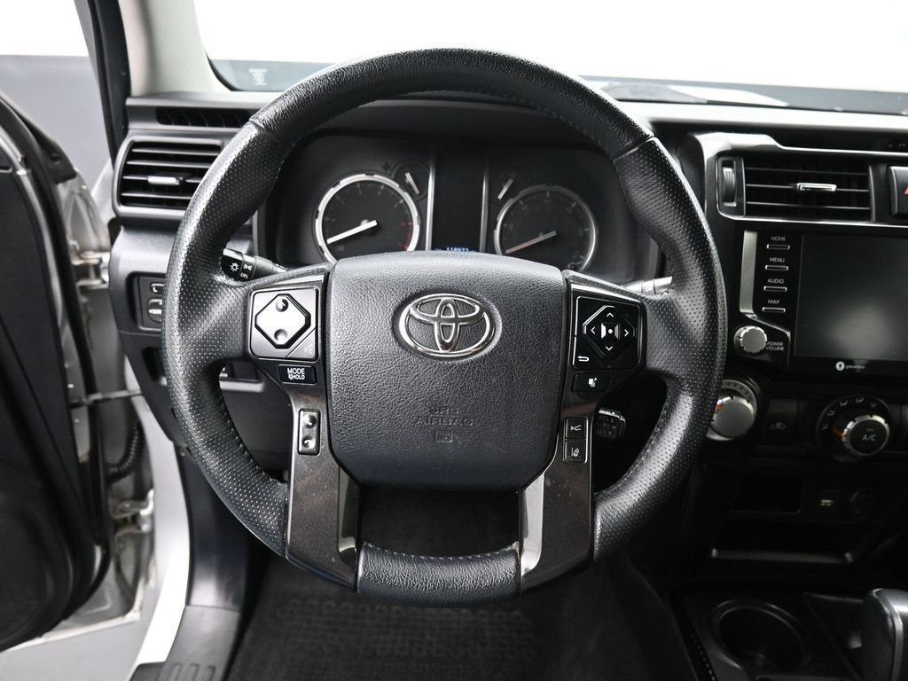 Certified 2020 Toyota 4Runner Venture w/ Moonroof Package AWD/4WD image 16