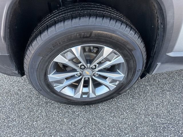 Used 2025 Chevrolet Equinox LT w/ Safety and Technology Package image 11