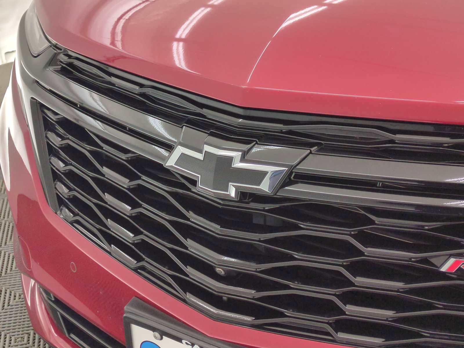 Used 2024 Chevrolet Equinox RS w/ RS Leather Package image 11