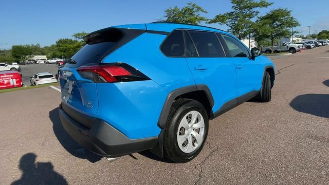 Used 2019 Toyota RAV4 LE w/ Carpet Mat Package AWD/4WD image 2