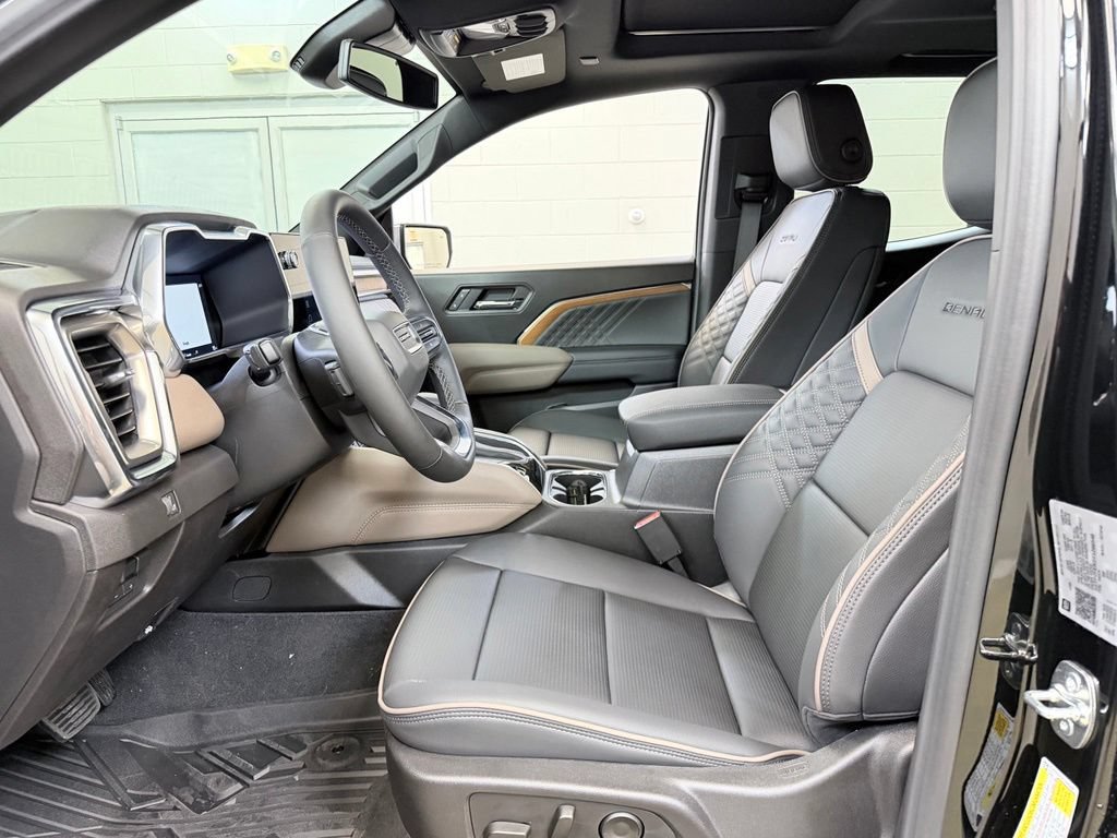 New 2026 GMC Canyon Denali w/ LPO, Denali Black Edition AWD/4WD image 14