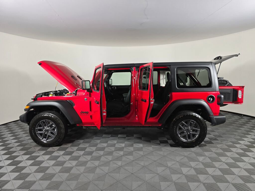 Used 2025 Jeep Wrangler Sport S image 17