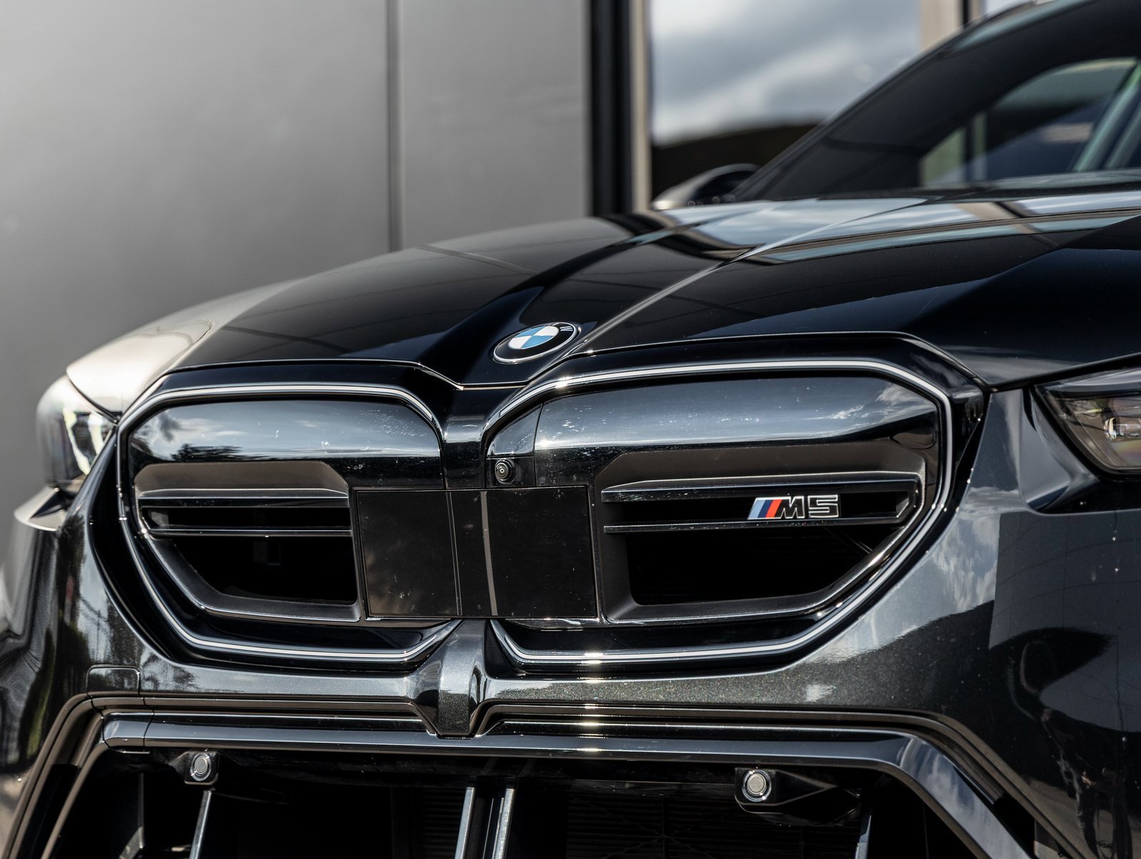 Used 2025 BMW M5 Touring image 15