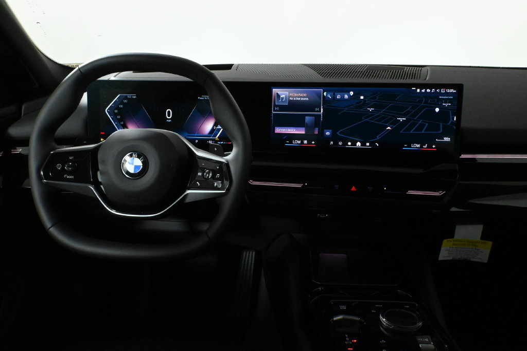 Used 2026 BMW 530i xDrive w/ Premium Package AWD/4WD image 18