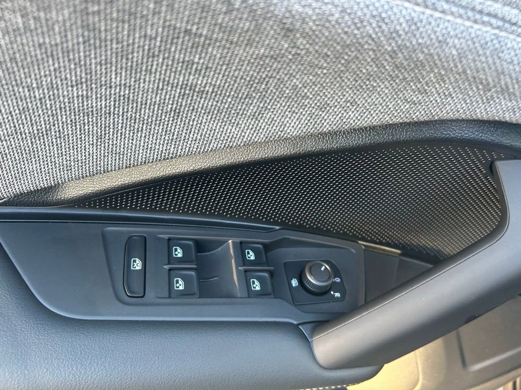 Used 2025 Volkswagen Tiguan S image 52