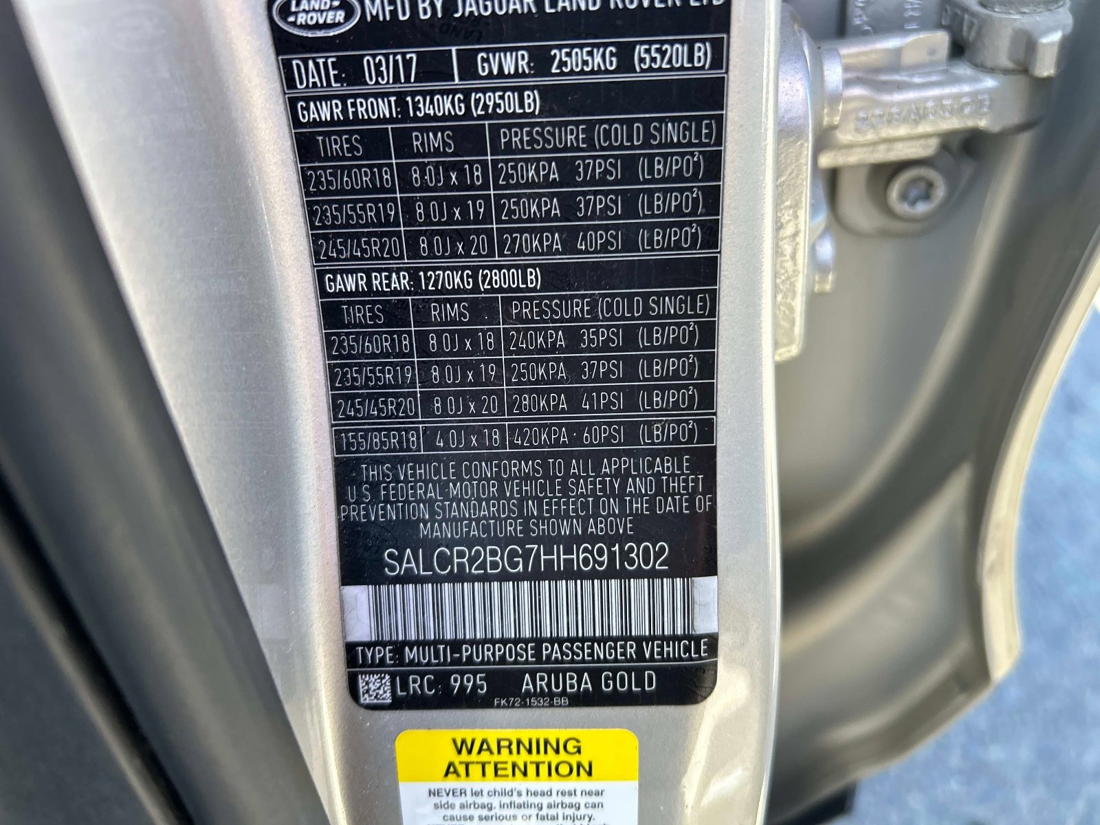 Used 2017 Land Rover Discovery Sport HSE AWD/4WD image 25