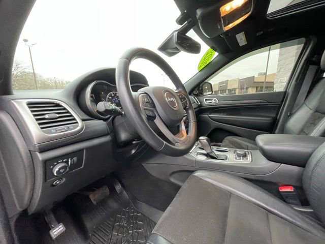 Used 2022 Jeep Grand Cherokee Laredo X image 12