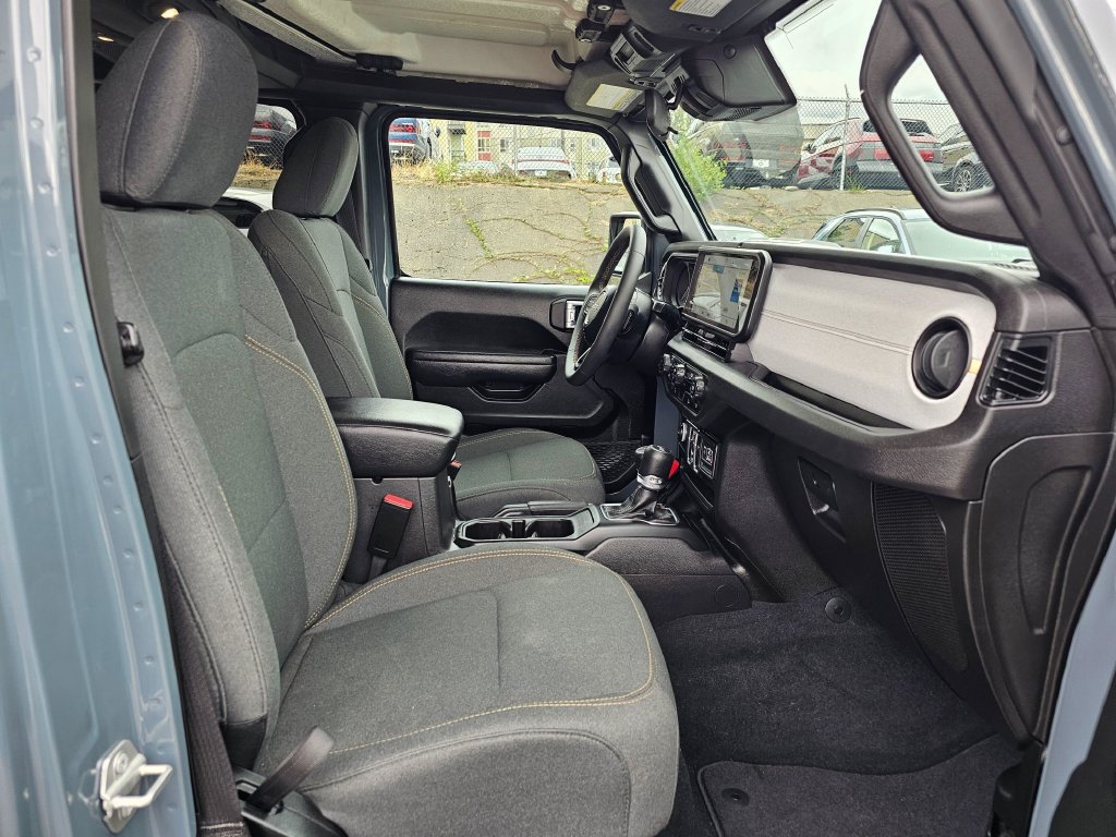 Used 2024 Jeep Wrangler Unlimited AWD/4WD image 11