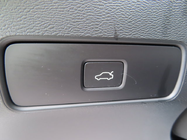 Used 2023 Volvo C40 P8 Recharge Ultimate AWD/4WD image 27