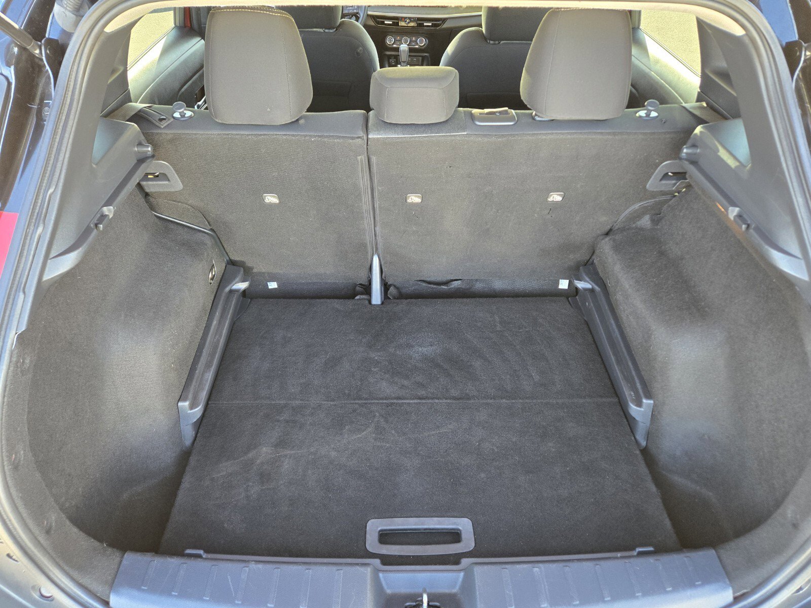 Used 2025 Nissan Kicks SV FWD image 13