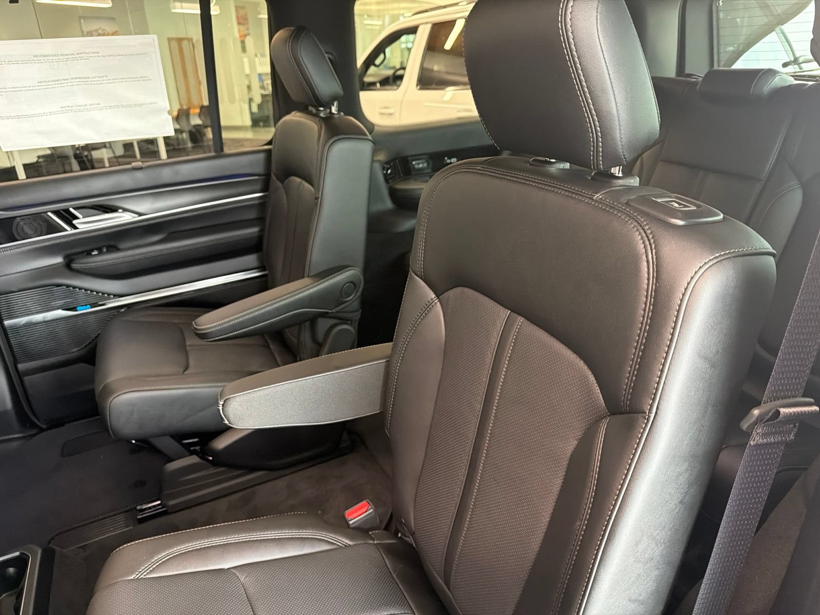 New 2026 Jeep Grand Wagoneer Summit w/ Premium Group III AWD/4WD image 17