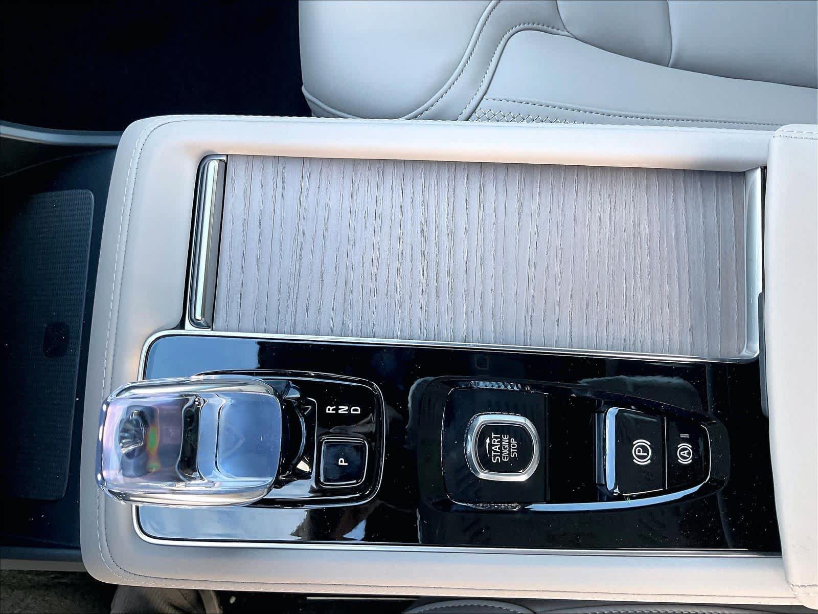 New 2027 Volvo XC90 T8 Bright AWD/4WD image 10
