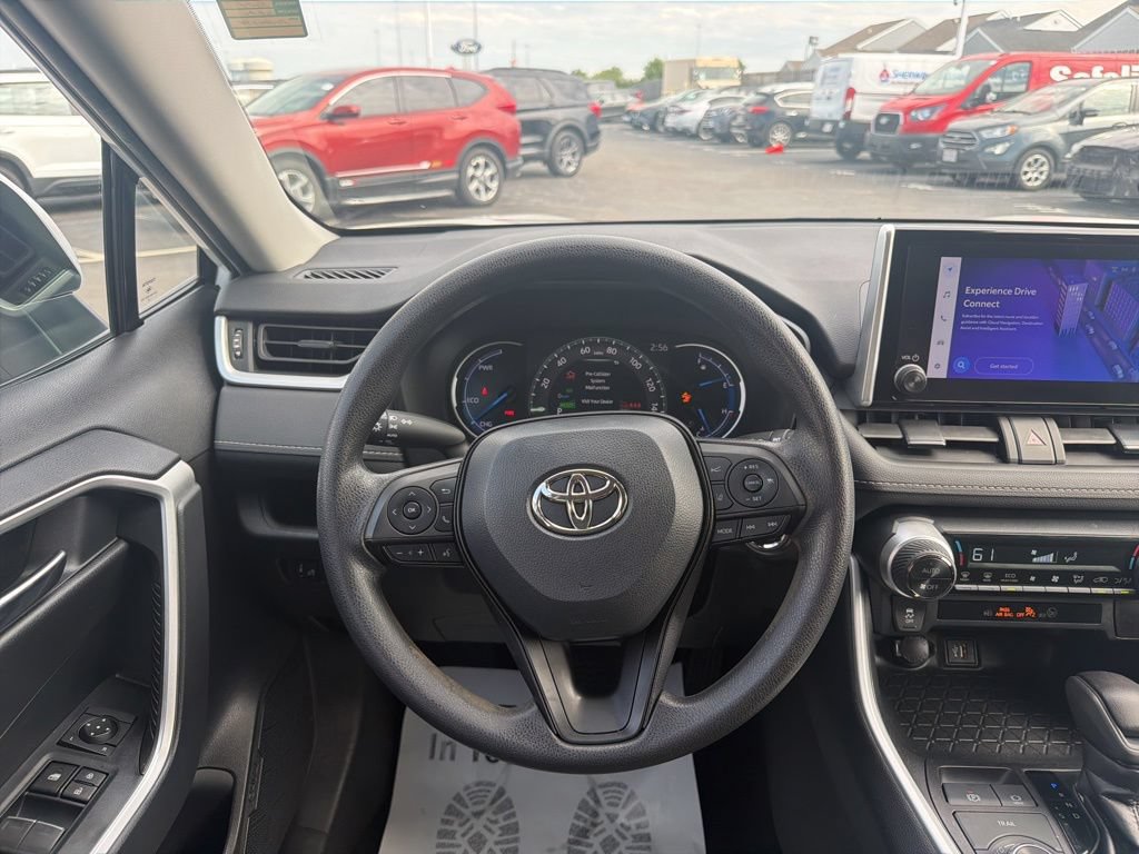 Used 2023 Toyota RAV4 XLE AWD/4WD image 17