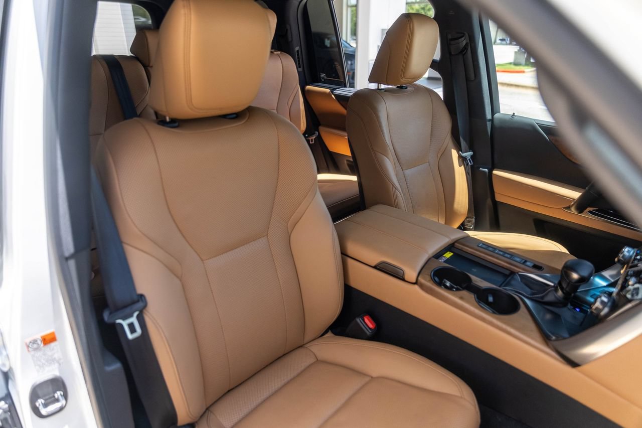 Used 2024 Lexus LX 600 4WD w/ Luxury Package image 42