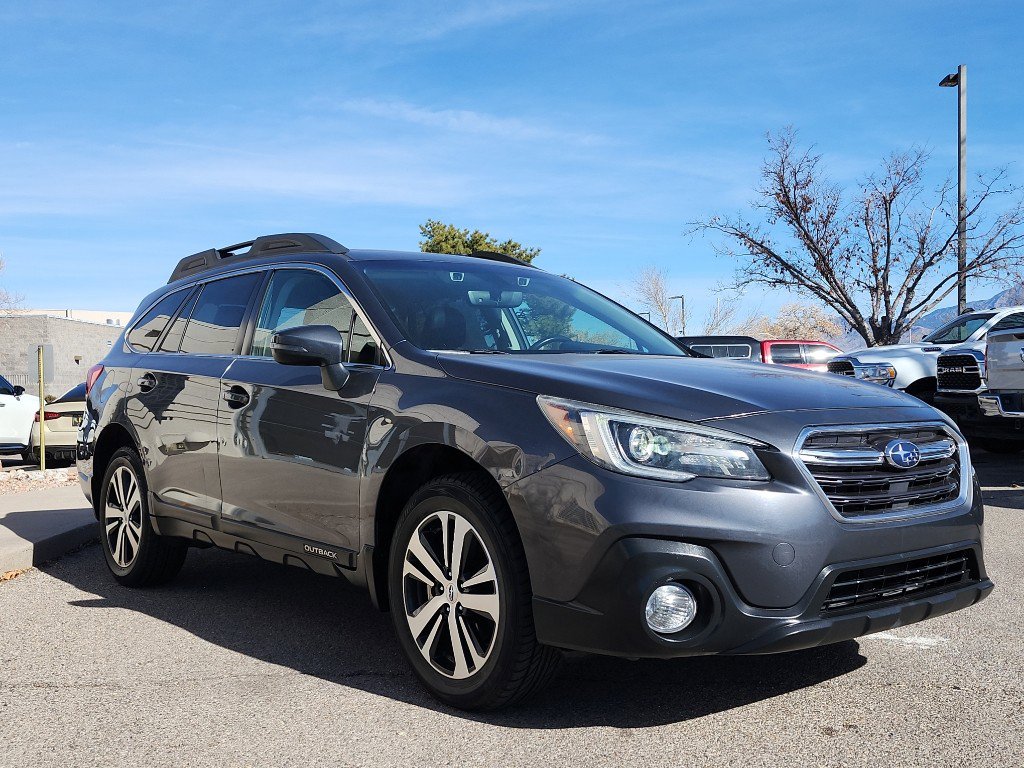 Used 2018 Subaru Outback 3.6R Limited image 3