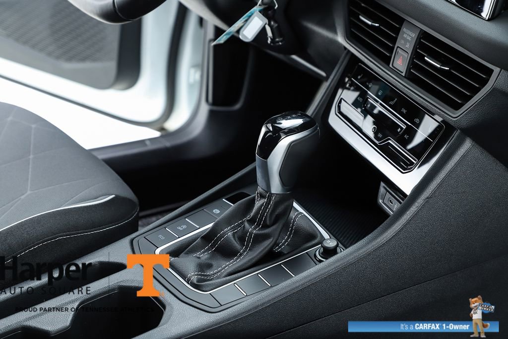 Used 2025 Volkswagen Jetta Sport image 33