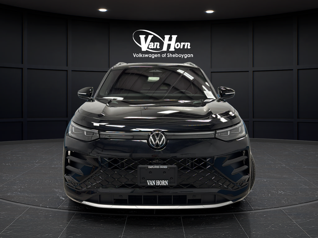 Used 2025 Volkswagen Tiguan SEL R-Line AWD/4WD image 2