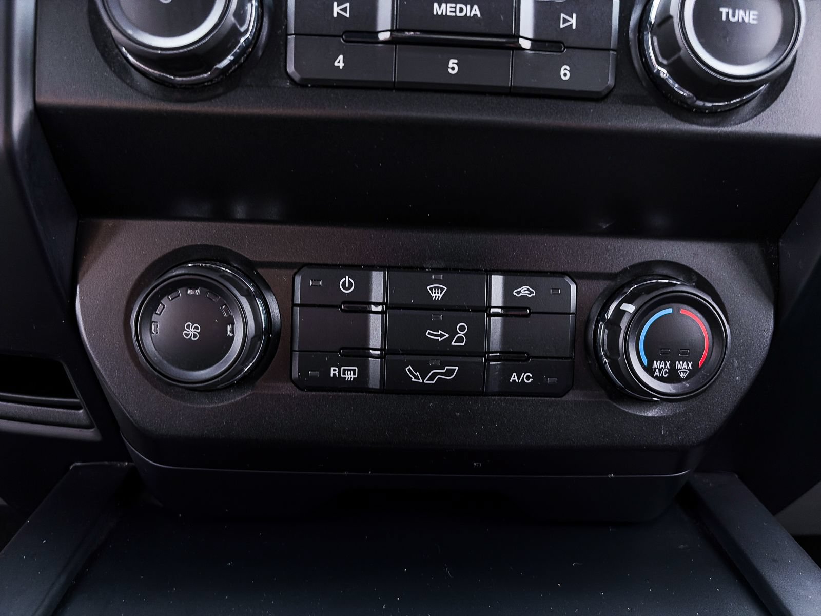 Used 2019 Ford F150 XL w/ Equipment Group 101A Mid AWD/4WD image 18