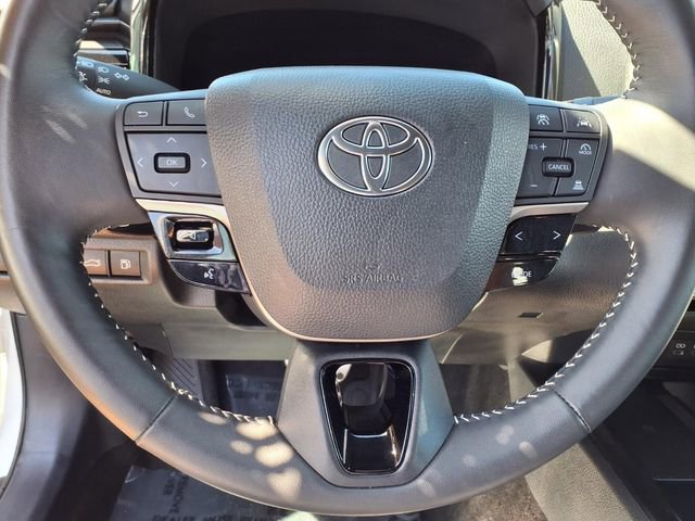 Used 2025 Toyota Camry SE FWD image 14