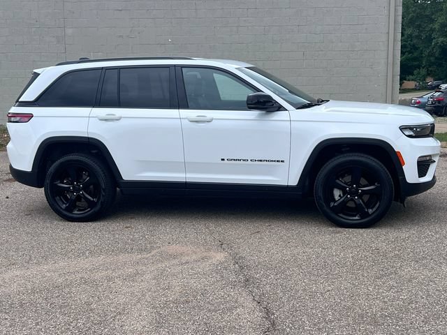 Used 2024 Jeep Grand Cherokee Limited AWD/4WD image 46
