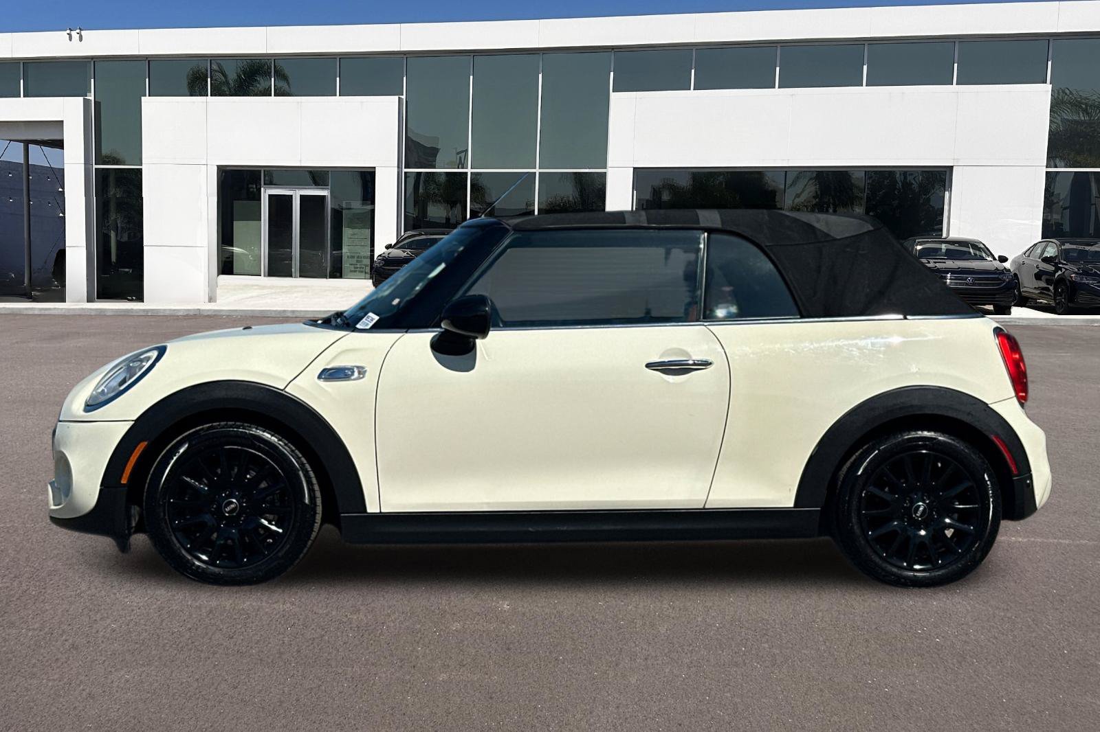 Used 2017 MINI Cooper S FWD image 6