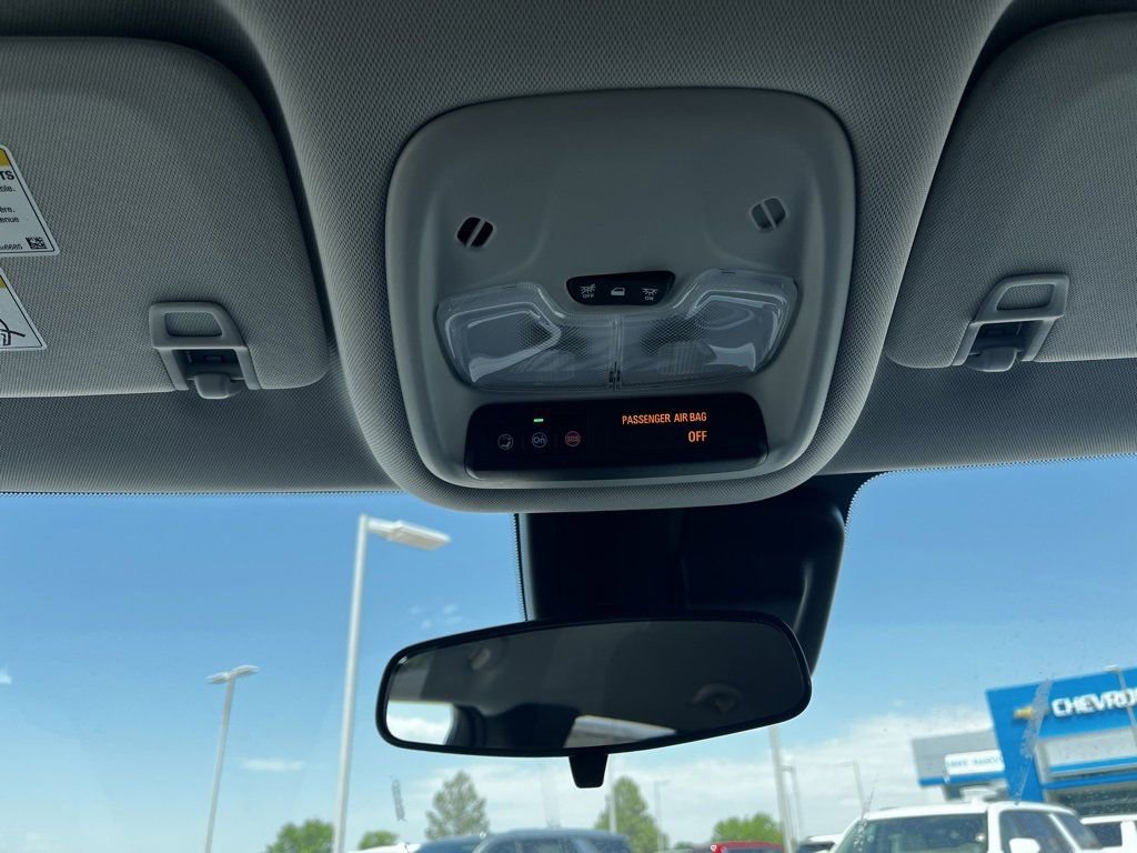 New 2025 Chevrolet TrailBlazer LT w/ LT Cold Weather Package FWD image 18
