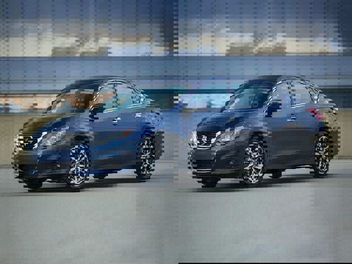 Used 2018 Nissan Altima 2.5 S w/ S Convenience Package image 1