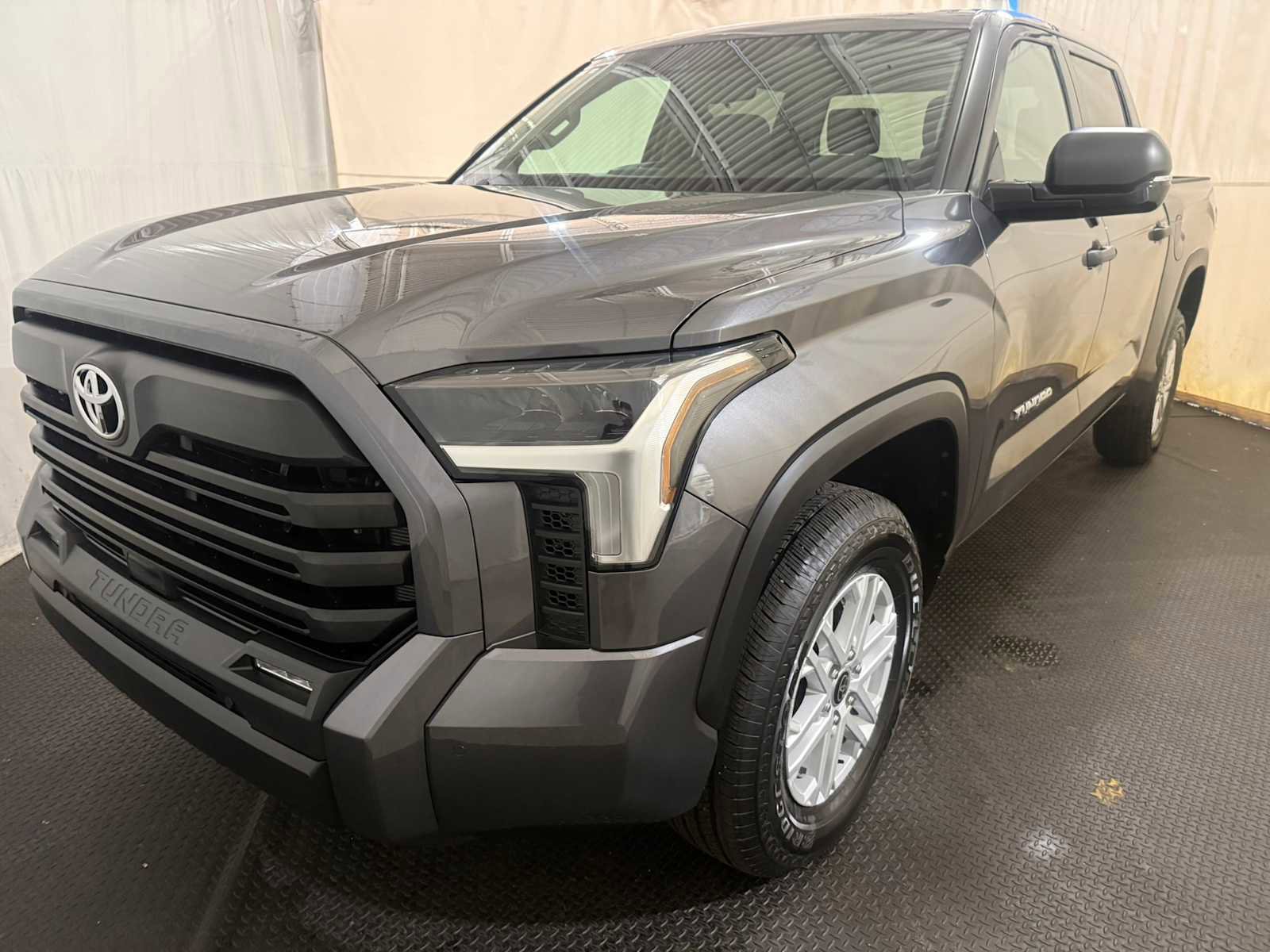 Used 2024 Toyota Tundra SR5 w/ SR5 Convenience Package AWD/4WD image 1