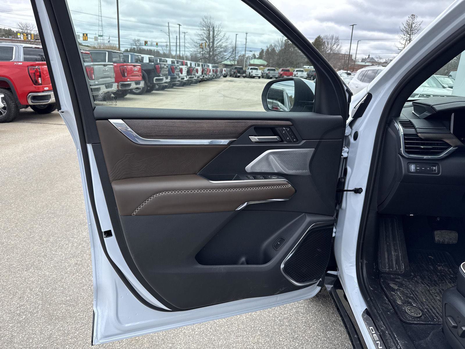 New 2026 GMC Acadia Denali Ultimate w/ LPO, All-Weather Package image 60