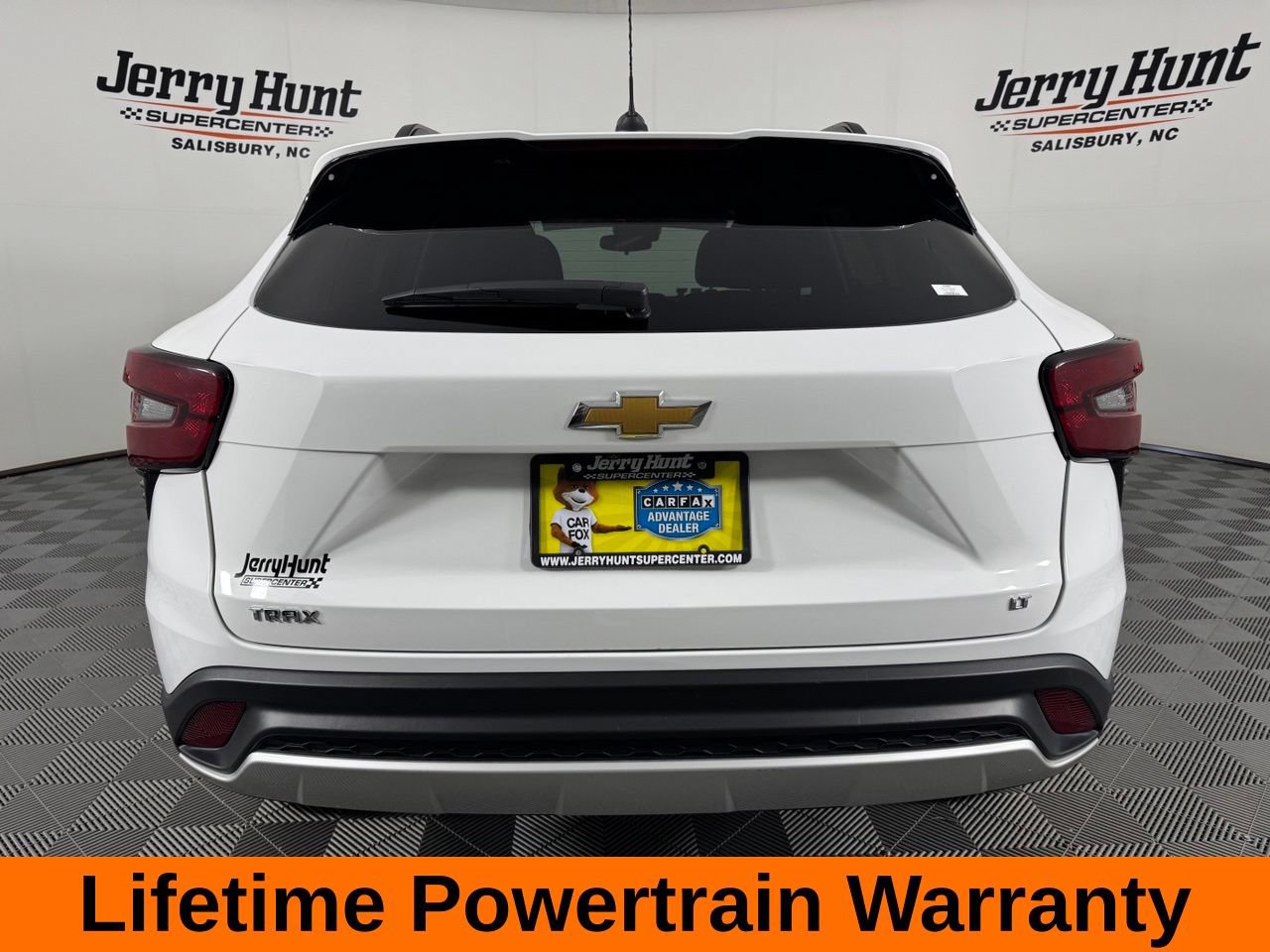 Used 2024 Chevrolet Trax LT FWD image 8