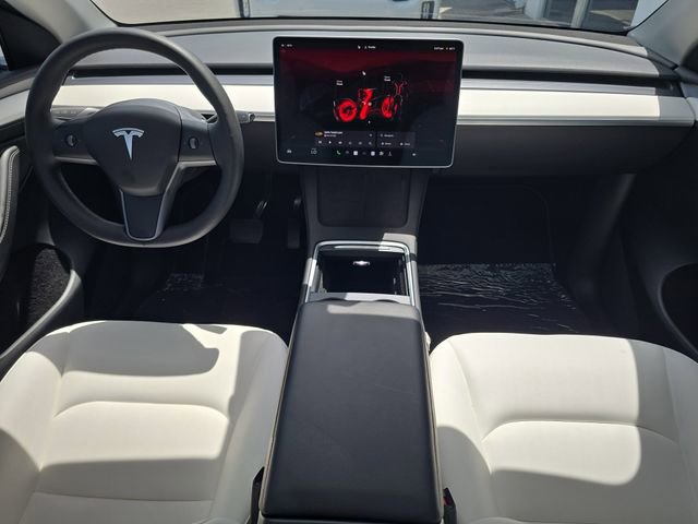 Used 2023 Tesla Model Y Long Range image 11